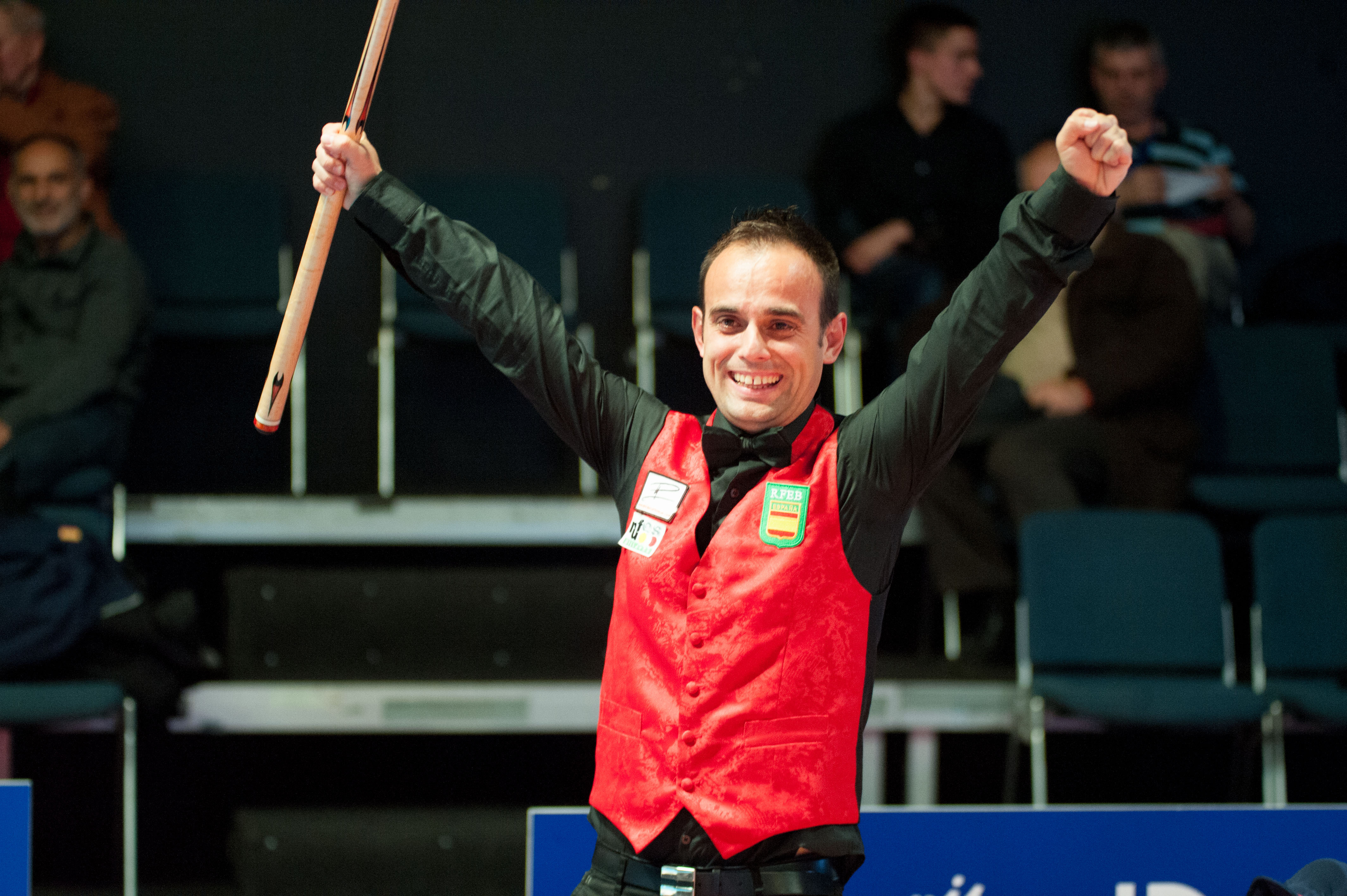 Raul Cuenca overruns Dave Christiani in a world class final